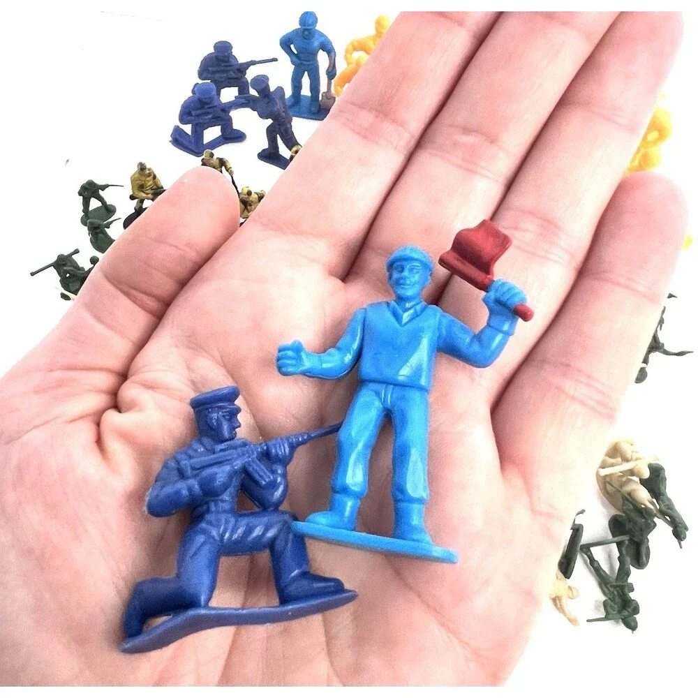 Vintage Plastic Army Men Lot Mixed Soldiers Construction Figures 100+